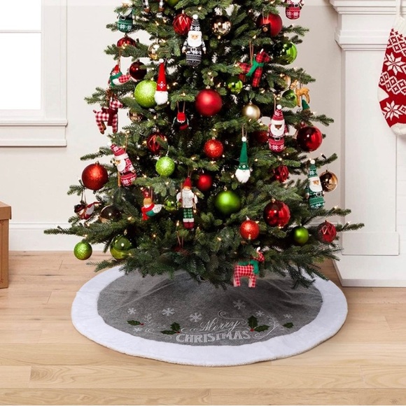 Embroidered Christmas Tree Skirt White Trim Snowflake and Leaves, Grey 32” NEW - Picture 6 of 6